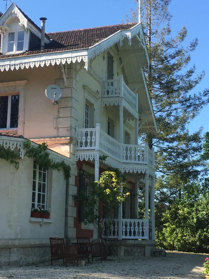 Manoir De L'Epine Bed & Breakfast Saint-Séverin Exterior photo