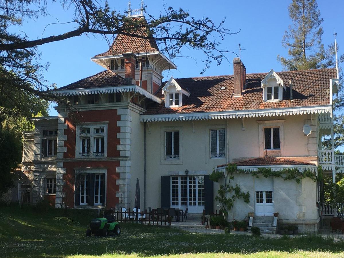 Manoir De L'Epine Bed & Breakfast Saint-Séverin Exterior photo