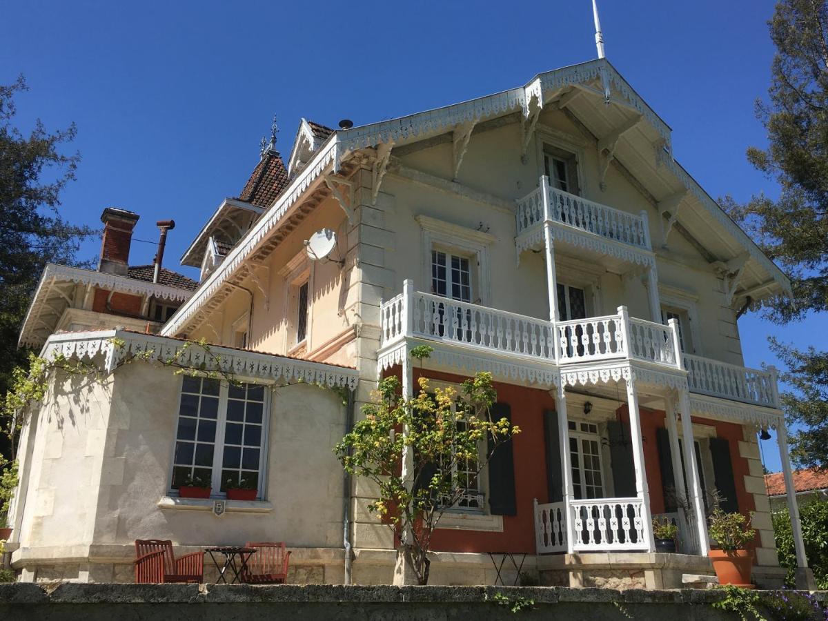 Manoir De L'Epine Bed & Breakfast Saint-Séverin Exterior photo