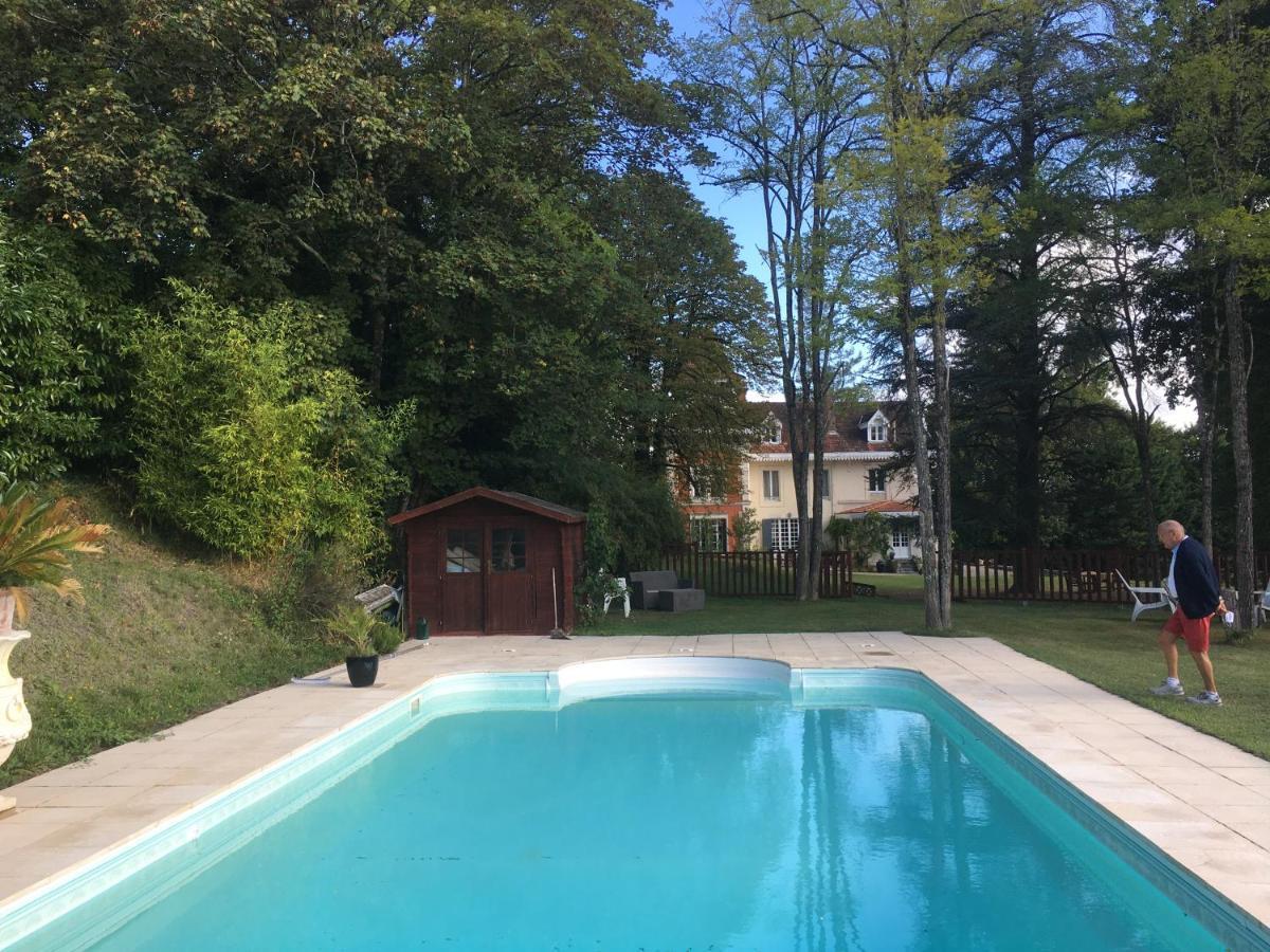 Manoir De L'Epine Bed & Breakfast Saint-Séverin Exterior photo